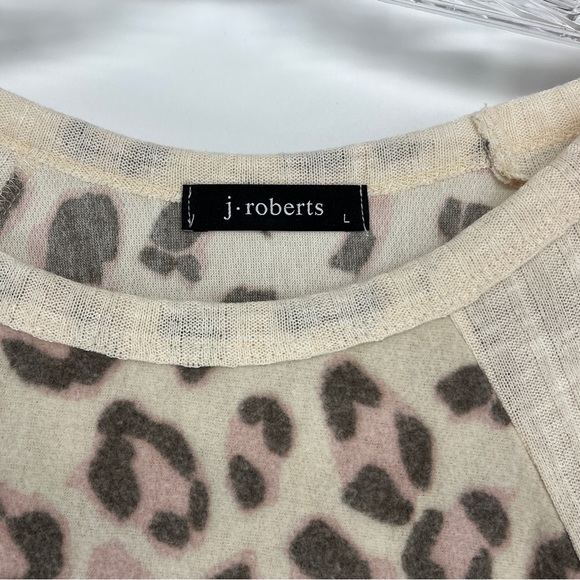 J. Roberts Cheetah Print Fuzzy Long Sleeve Shirt Pink Cream Size Large - Picture 2 of 4